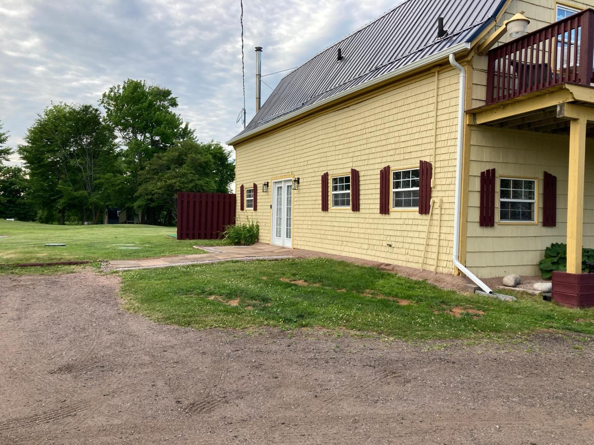 A Country Home Inn The City Charlottetown Exteriör bild