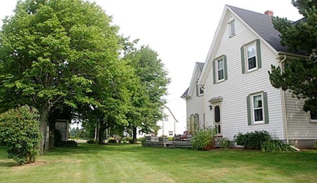A Country Home Inn The City Charlottetown Exteriör bild